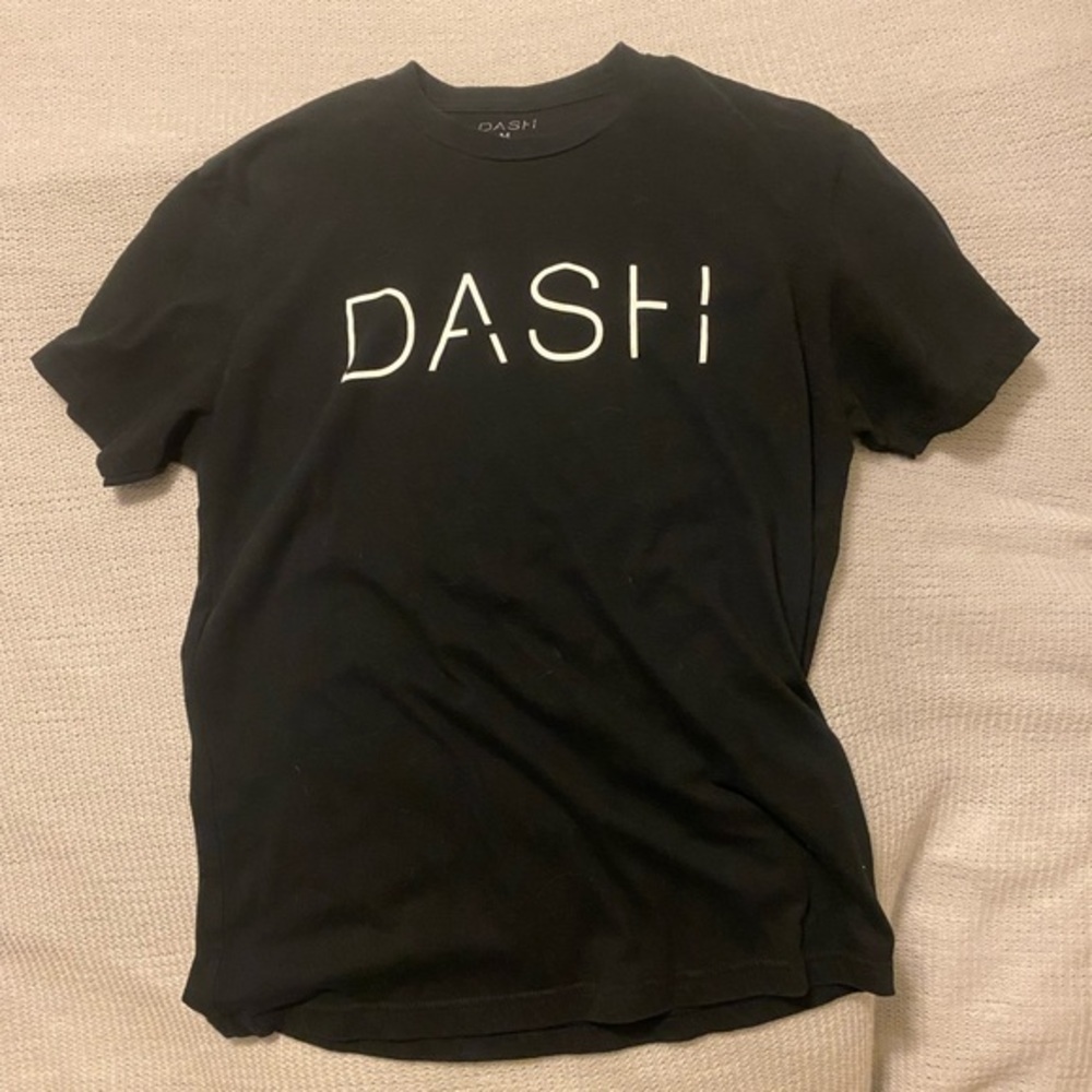 Dash short sleeve tee. Size Medium.